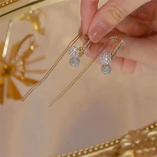 Modische Ohrringe mit Zirkonia-Kugelanhänger für Damen